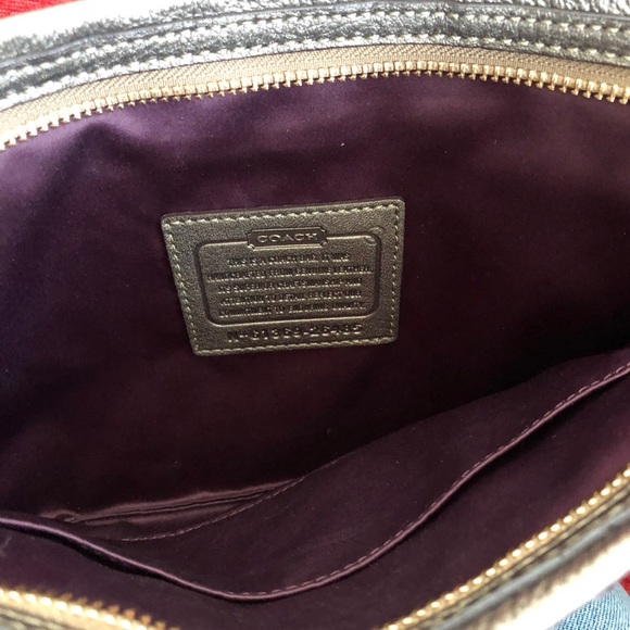 COACH Clutch - Picture 3 of 3